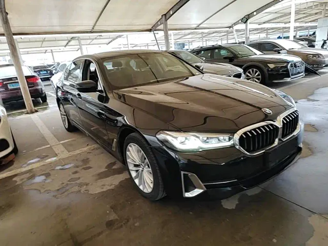 BMW 5 Series — Фото автомобиля 3