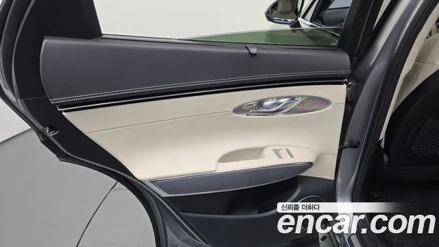 Genesis GV70 — Фото автомобиля 14