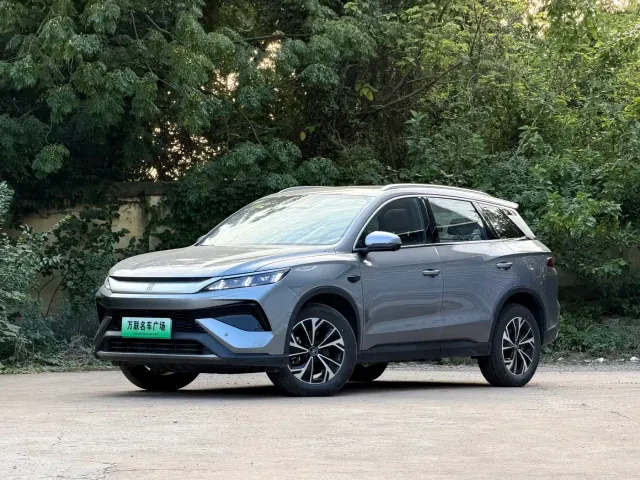 Фотография автомобиля — BYD Song Pro