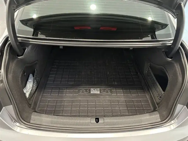Audi A4L — Фото автомобиля 6
