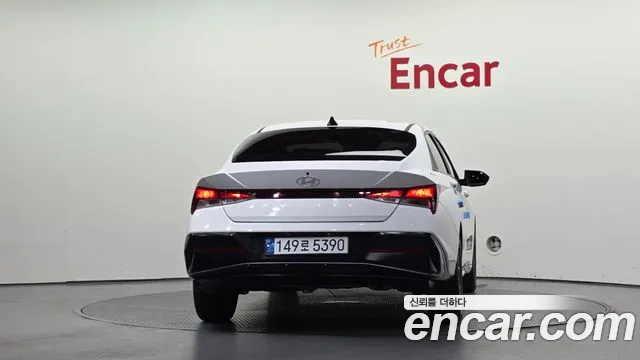 Hyundai Avante CN7 — Фото автомобиля 4