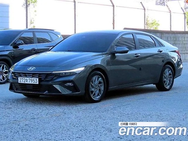 Hyundai Avante CN7 — Фото автомобиля 2