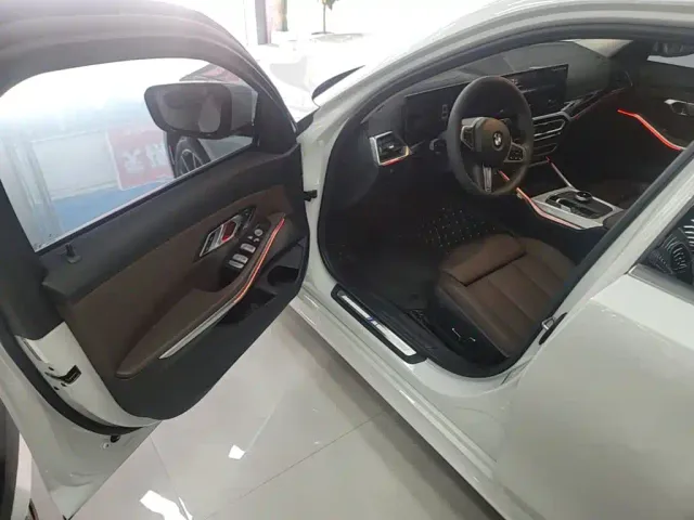 BMW 3 Series — Фото автомобиля 15