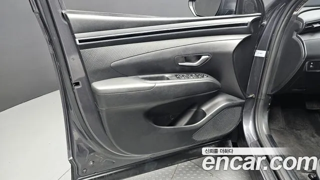 Hyundai Tucson Tucson (NX4) Бензин 1.6 турбо 2WD — Фото автомобиля 24