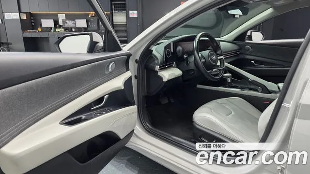 Hyundai Avante CN7 — Фото автомобиля 15