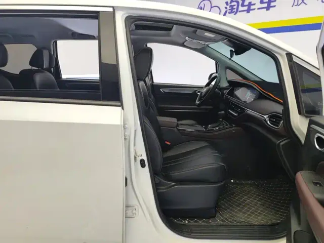 GAC Trumpchi M6 — Фото автомобиля 8