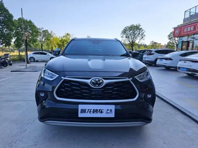 Toyota Highlander — Фото автомобиля 2