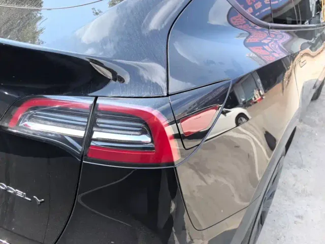 Tesla Model Y — Фото автомобиля 7