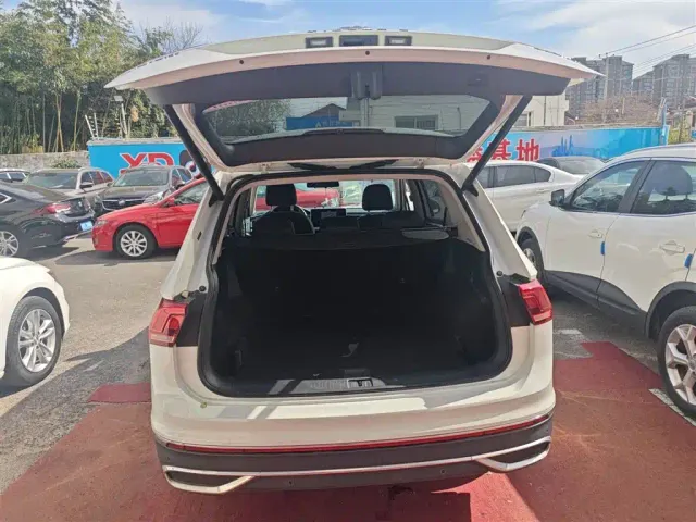 Volkswagen Tiguan L — Фото автомобиля 14