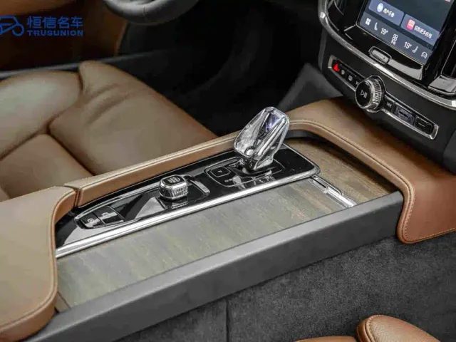 Volvo S90 — Фото автомобиля 19