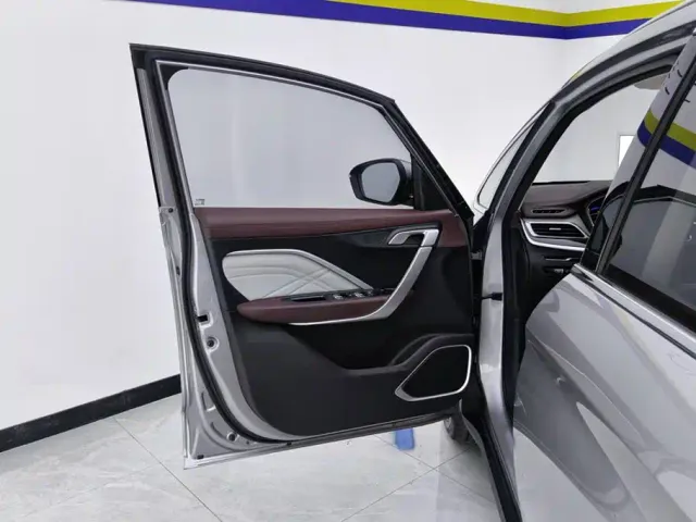 Geely Jiaji — Фото автомобиля 7