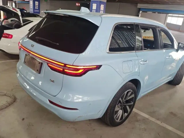 Li Auto ONE — Фото автомобиля 3