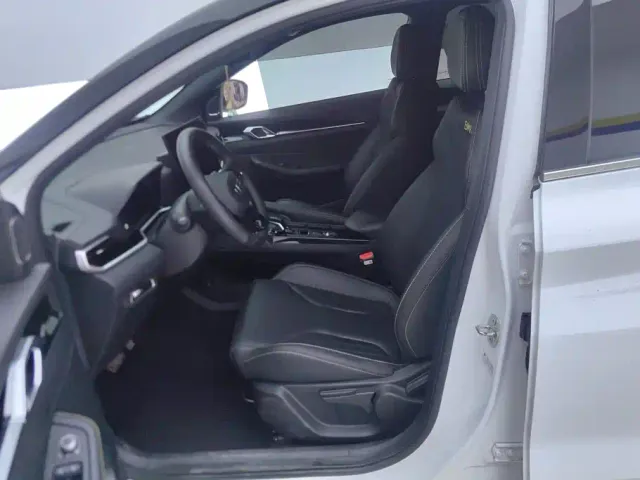 Geely Binyue — Фото автомобиля 9