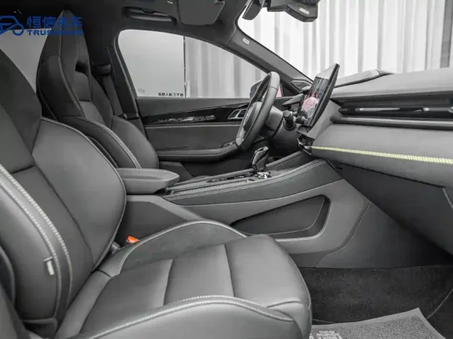 Lynk & Co 03 — Фото автомобиля 15