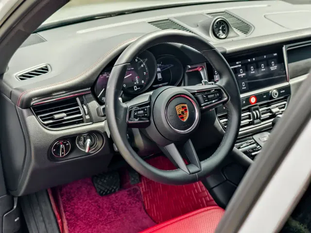 Porsche Macan — Фото автомобиля 23