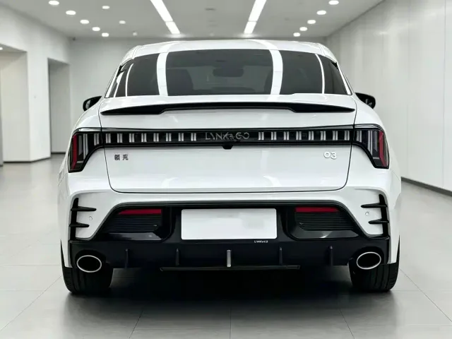 Lynk & Co 03 — Фото автомобиля 12