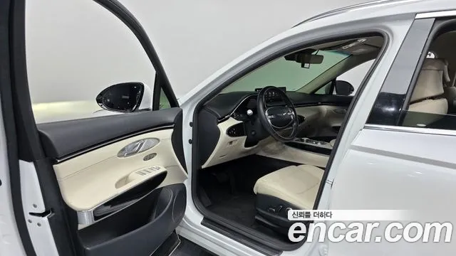 Genesis GV70 — Фото автомобиля 10