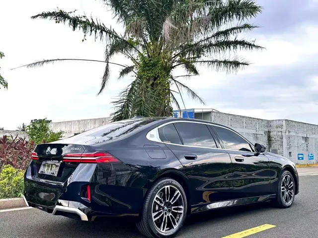 BMW 5 Series — Фото автомобиля 7
