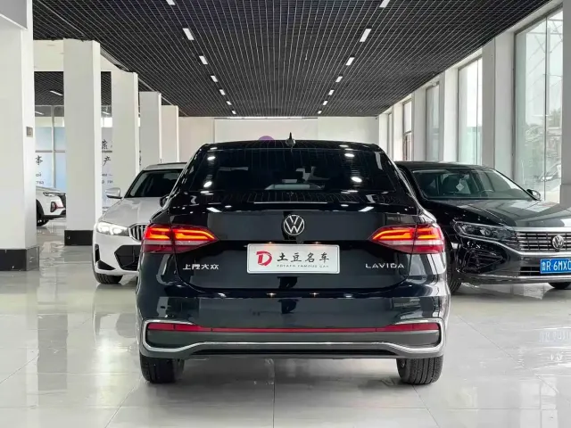 Volkswagen Lavida — Фото автомобиля 19