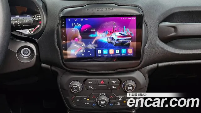 Jeep Renegade — Фото автомобиля 13