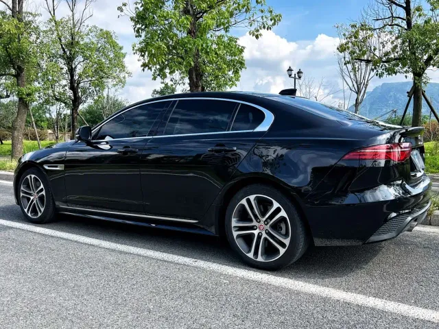 Jaguar XEL — Фото автомобиля 4