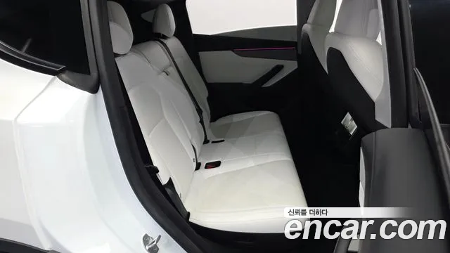 Tesla Model Y — Фото автомобиля 8