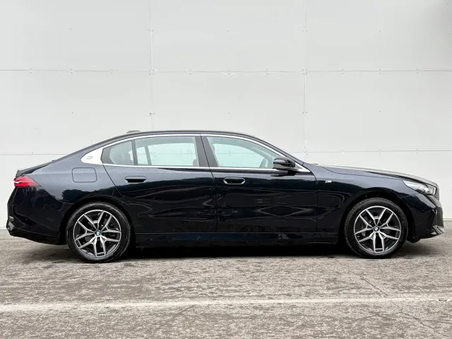 BMW i5 — Фото автомобиля 5