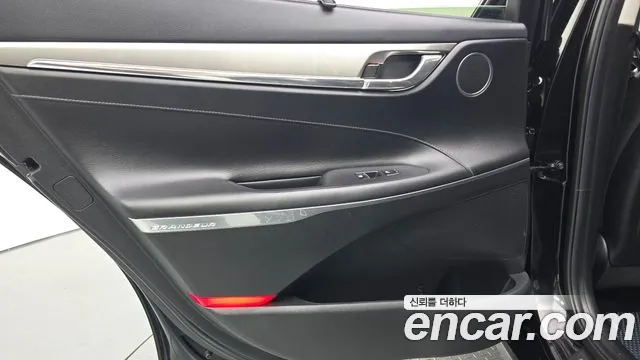 Hyundai Grandeur (New) Hybrid — Фото автомобиля 14