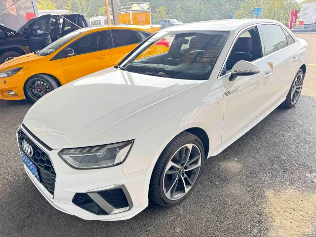 Фотография автомобиля — Audi A4L