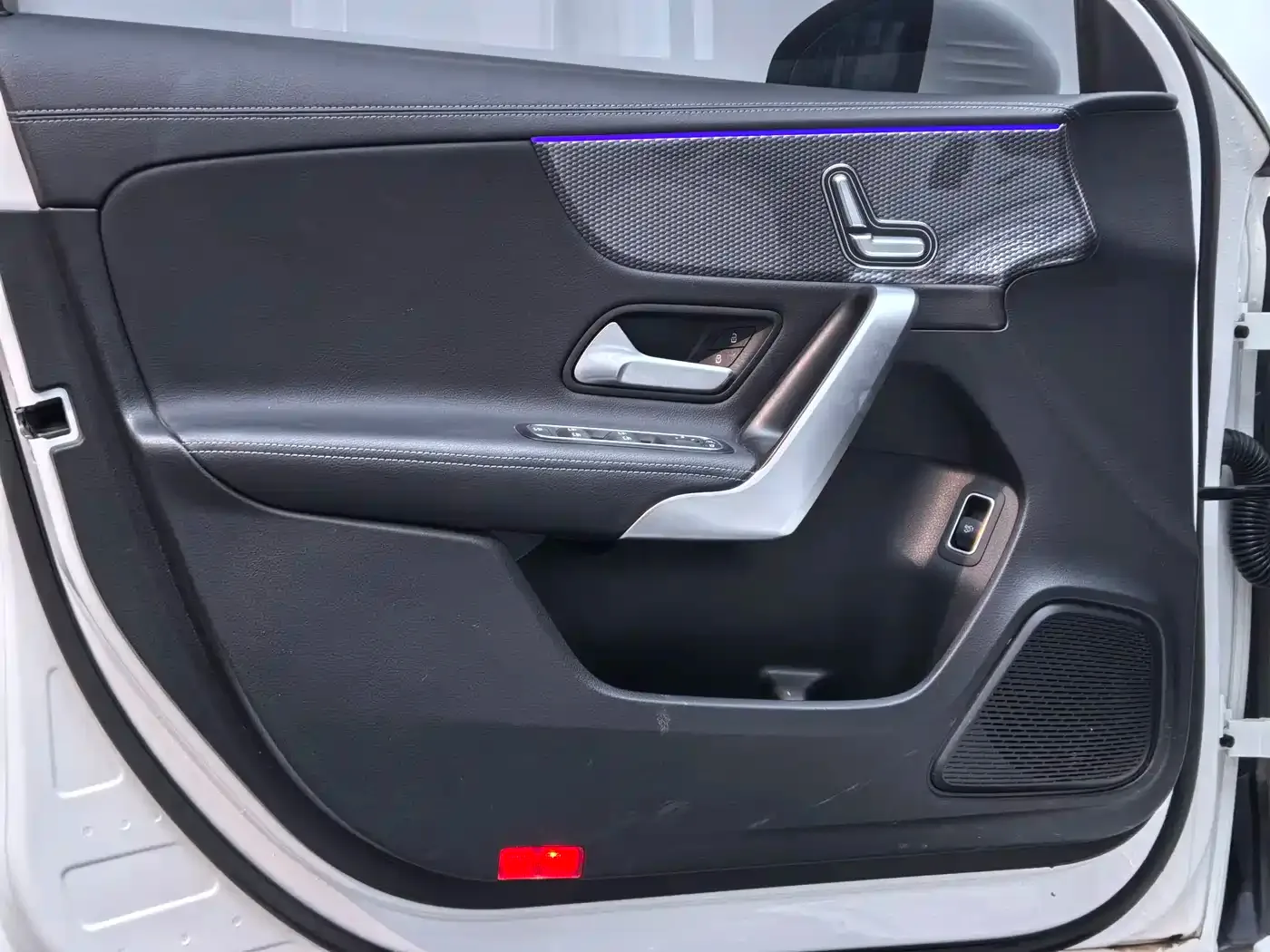 Mercedes-Benz Mercedes-Benz A-Class 2022 Facelift III A 200 L Sport Sedan Fashion — Фото автомобиля 8