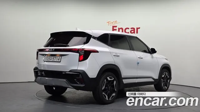 Kia Seltos Новый Seltos Бензин 2.0 2WD — Фото автомобиля 2