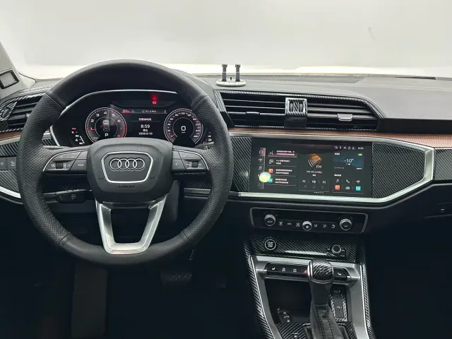 Audi Q3 — Фото автомобиля 10