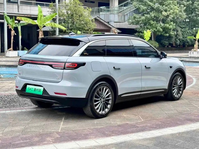 Leapmotor C11 — Фото автомобиля 18