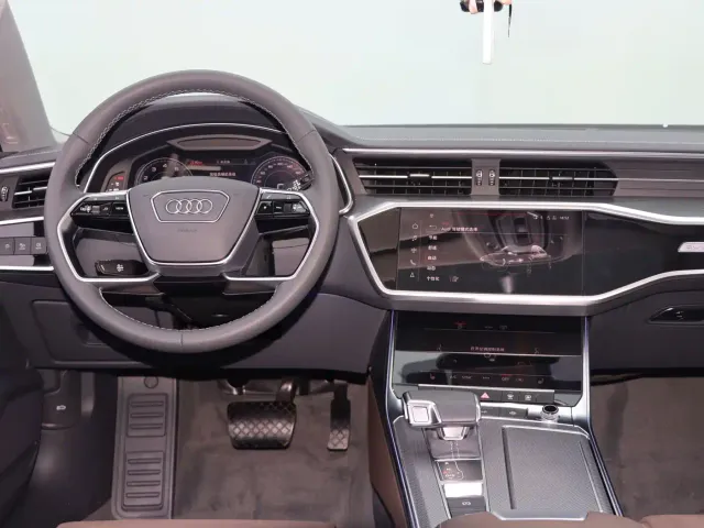 Audi A7L — Фото автомобиля 8