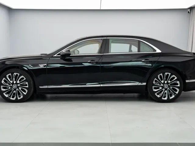 Bentley Flying Spur — Фото автомобиля 3