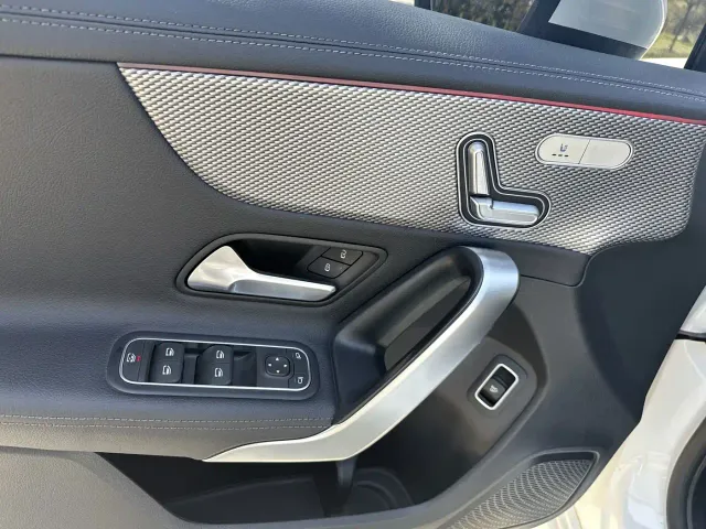 Mercedes-Benz A-Class — Фото автомобиля 23