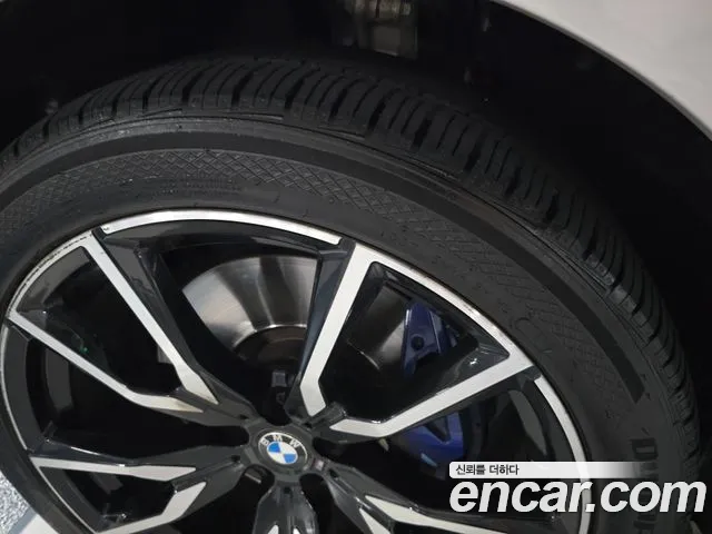 BMW X7 — Фото автомобиля 9