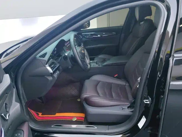 Cadillac CT6 — Фото автомобиля 9
