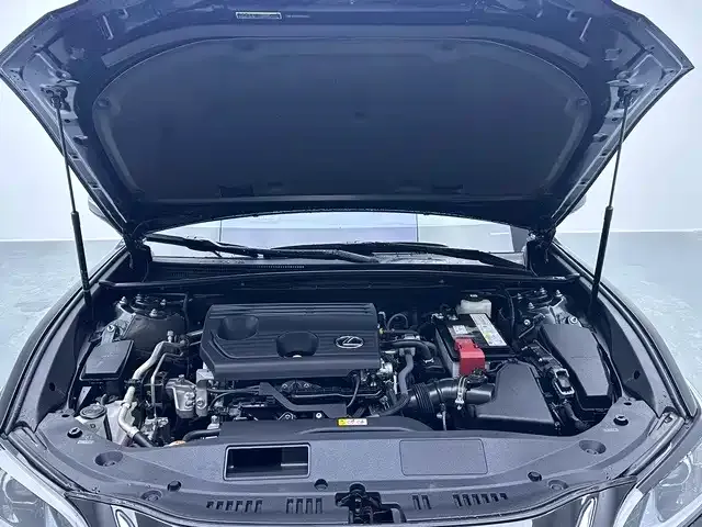 Lexus ES — Фото автомобиля 9