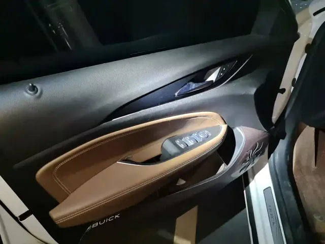 Buick Regal — Фото автомобиля 7