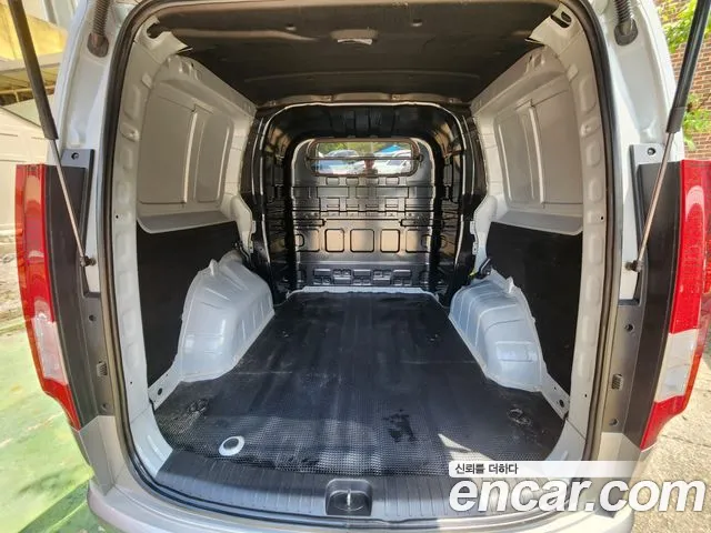 Hyundai Staria Staria Карго 5 мест — Фото автомобиля 5