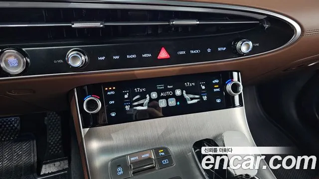 Genesis GV70 2.5T Бензин 2WD — Фото автомобиля 17