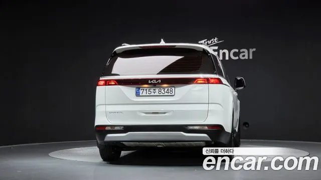 Kia Carnival — Фото автомобиля 4