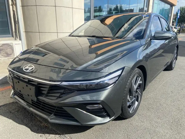 Фотография автомобиля — Hyundai Elantra