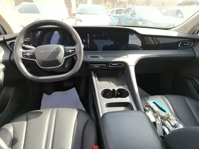 Roewe D7 — Фото автомобиля 9