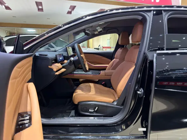 Geely Galaxy Xingyao 8 — Фото автомобиля 5