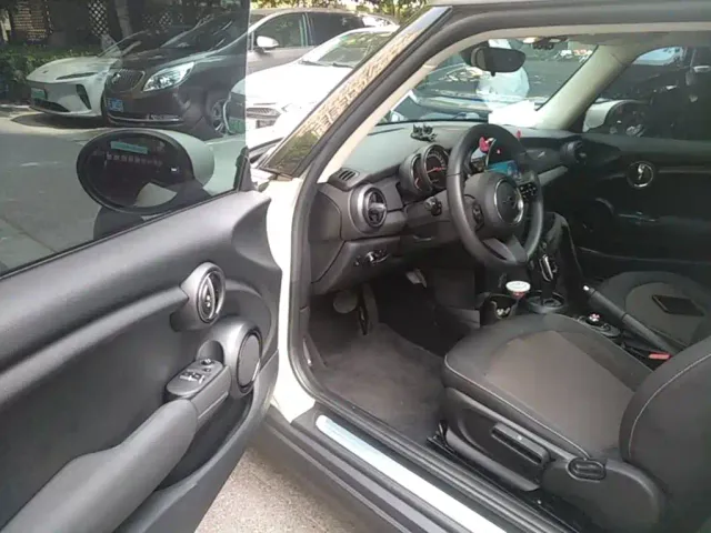 MINI Hatch — Фото автомобиля 15
