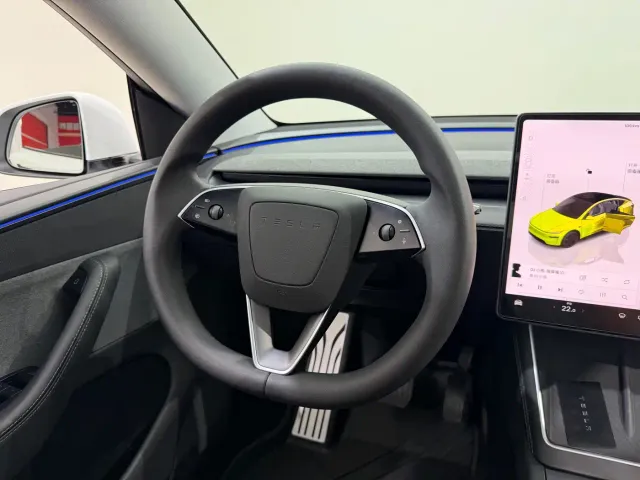 Tesla Model Y — Фото автомобиля 12