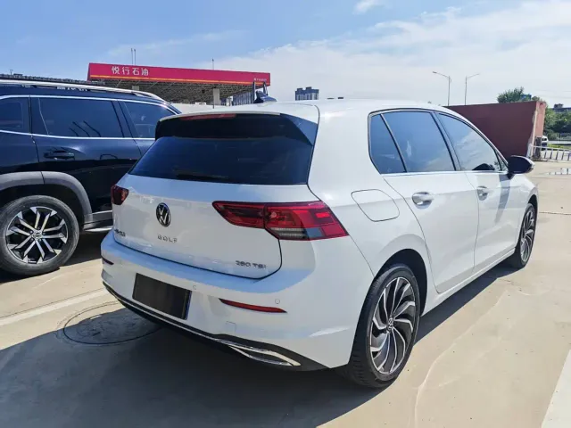 Volkswagen Golf — Фото автомобиля 11