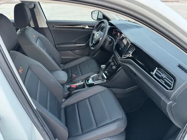Volkswagen Volkswagen T-ROC 2021 280TSI DSG 2WD Comfort Smart Connect 30th Anniversary Edition — Фото автомобиля 16